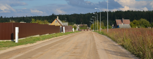 Asfaltbetonio danga atsiras Naujakiemio ir Gudelių kaimų keliuose