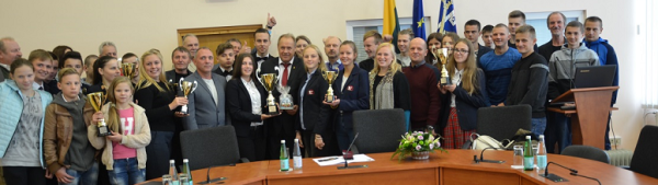 Apdovanojimus jauniesiems sportininkams įteikė Lenkijos olimpinis čempionas