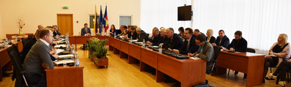 Darbinis pasitarimas: dėmesys rinkliavos įvedimui