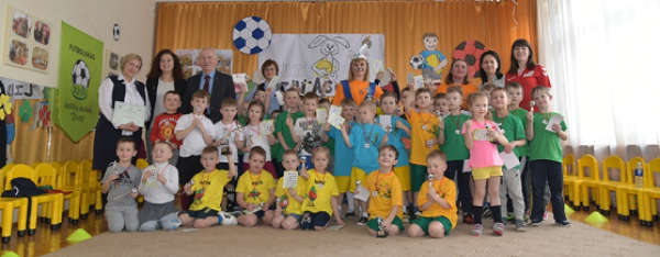 Darželinukus vienija futbolas