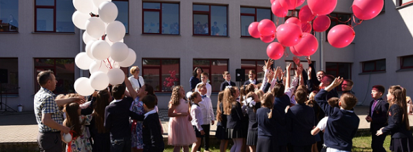 Pradinukai atsisveikina su mokykla