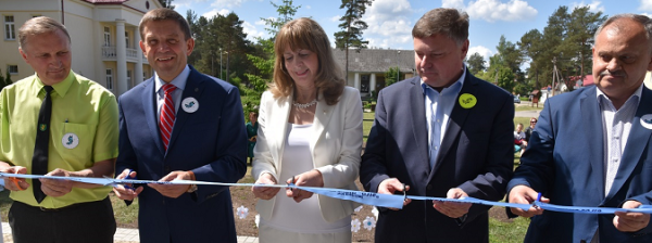 Svajonės pildosi: atsinaujinusi Baltosios Vokės „Šilo“ gimnazija atvėrė duris