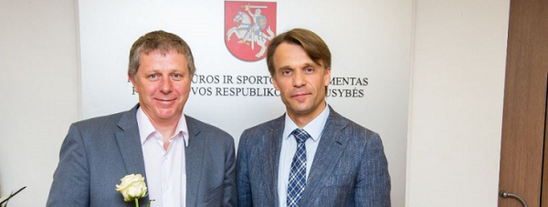 Kūno kultūros ir sporto departamento apdovanojimas Valerijui Kočanui