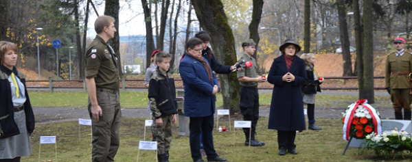 Uroczystości na cmentarzu wojennym na Zakrecie