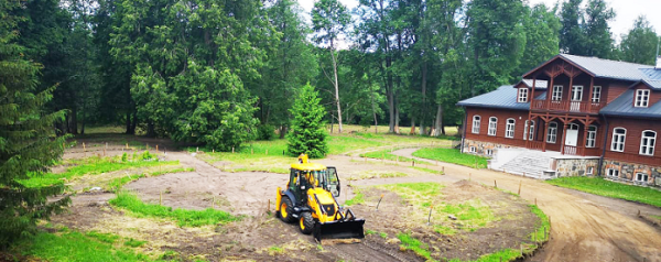 Odnawiany jest park wokół dworu w Wilkiszkach