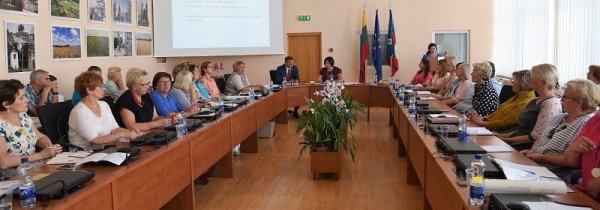 Artėjant naujiems mokslo metams susitiko mokyklų vadovai