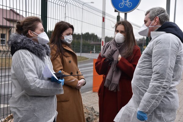 Wyzwania związane z izolacją osób wracających z zagranicy 