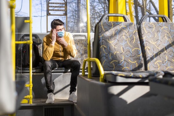 Nuo rugpjūčio 1 d. kaukės privalomos viešose prekybos ir paslaugų vietose