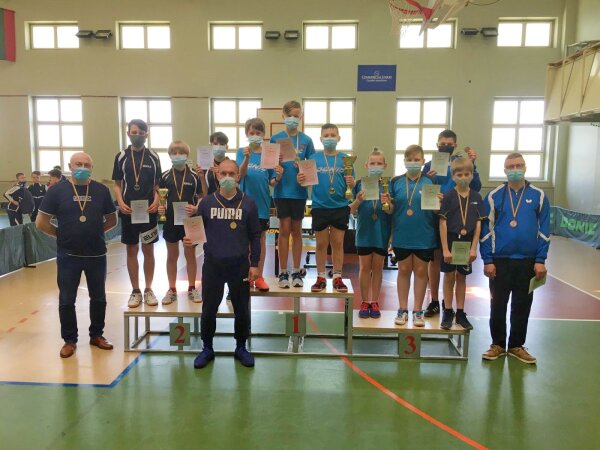 Mini jaunučių stalo tenisininkų pergalė