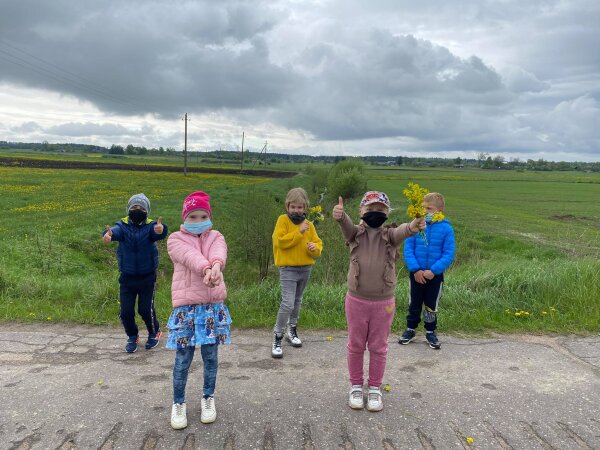 Kalesninkų L. Narbuto gimnazijos pradinukai grįžta į mokyklą
