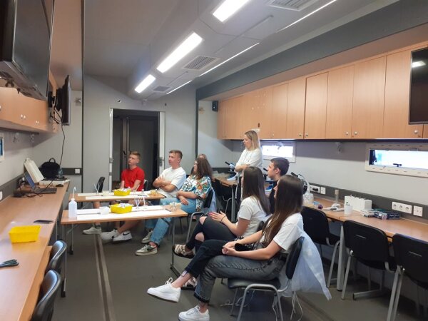 „MoMo Lab“ mokslinė laboratorija Eišiškių Stanislovo Rapolionio gimnazijoje  