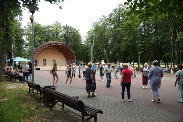  Šokių vakarai Šalčininkų miesto parke prasideda!