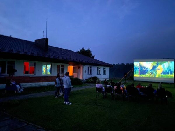 „Drive-in“ kinas Pabarėje 
