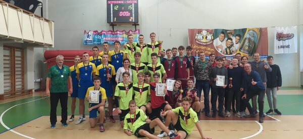 Tinklininkai užtikrintai siekia pergalės čempionate