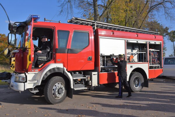 Nowy wóz strażacki dla mieszkańców Butrymańc