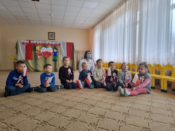 11 listopada – Święto Niepodległości ważne także dla dzieci  w  przedszkolu „Žilvitis”
