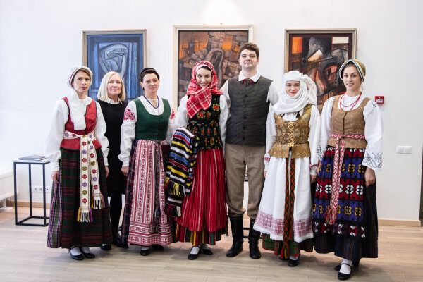 Mokiniams apie tautinį kostiumą ir ornamentus