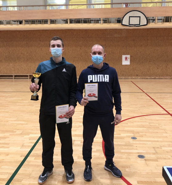 Stalo tenisininkai ir vėl skina pergales