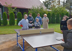 Pabarėje atidaryta lauko treniruoklių aikštelė