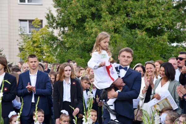 Pirmasis skambutis: metas į mokyklą!