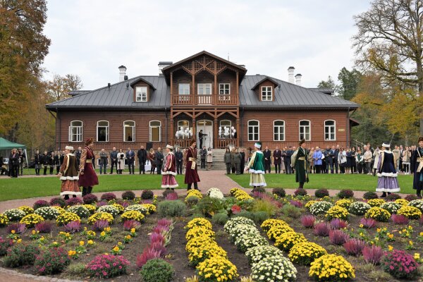 Turizmo ir jaunimo centras Vilkiškėse oficialiai atidarytas!