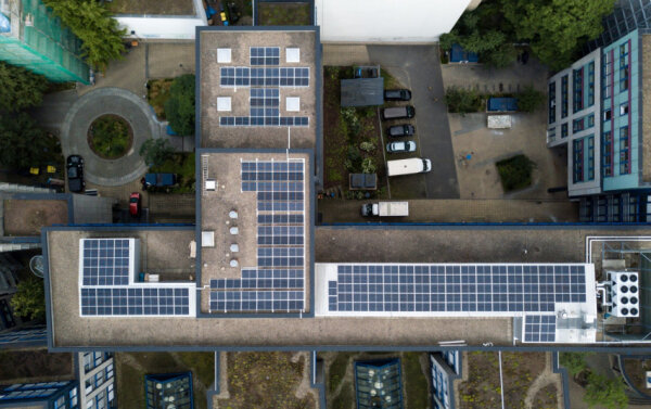 Daugiabučių gyventojai kviečiami susipažinti su galimybėmis įrengti saulės elektrines