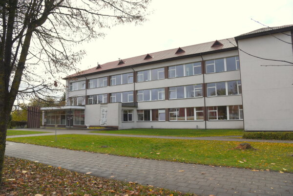 Ieškome medikų ir siūlome išmokas, studijų apmokėjimą arba tarnybinį būstą
