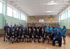 Tradicinis tinklinio turnyras S. Mikonio taurei laimėti