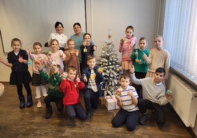 Edukacija vaikams „Meduolinių eglutės žaisliukų puošimas“