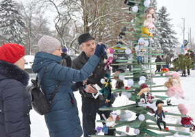 Pirmą kartą Šalčininkuose – įmonių ir įstaigų eglučių alėja!