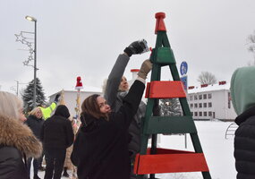 Pirmą kartą Šalčininkuose – įmonių ir įstaigų eglučių alėja!