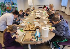 Edukacja dla dzieci „Upiększenie zabawek piernikowych na choinkę”