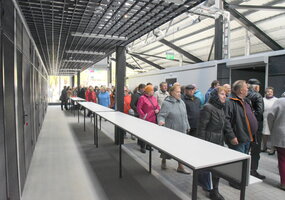 W Solecznikach otwarte odnowione targowisko