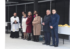 W Solecznikach otwarte odnowione targowisko