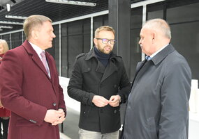 W Solecznikach otwarte odnowione targowisko