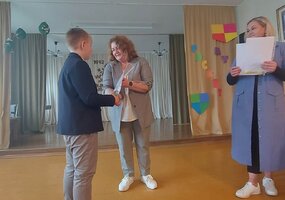 Anglų kalbos skaitovų konkursas „Poem in My Pocket“