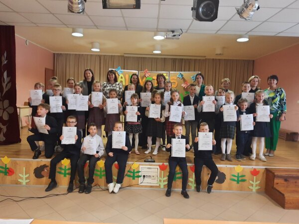 XI- asis Šalčininkų r. mokyklų pradinių klasių mokinių meninio skaitymo konkursas „Vaikystės...