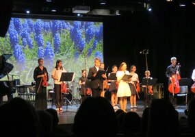 „Vaikystė muzikos garsų ir šokio jūroje“