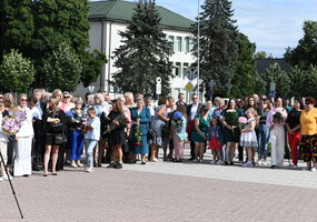 Išleistuvių polonezas Šalčininkų miesto aikštėje
