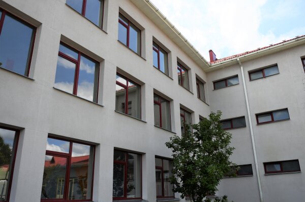 Nowe podbitki dachowe w Gimnazjum im. J. Śniadeckiego w Solecznikach