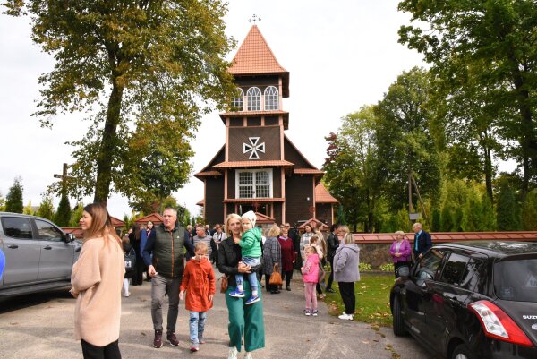 Atlaidai Akmenynėje