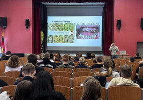 Organizuoti mokinių susitikimai su toksikologijos gydytoju