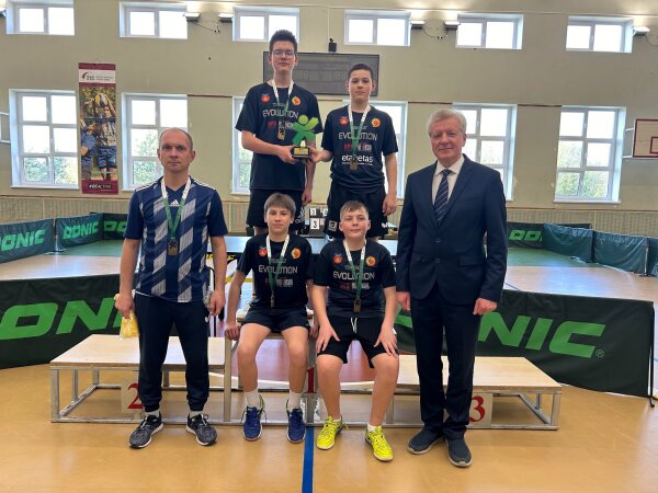 Šalčininkų Lietuvos tūkstantmečio gimnazijos stalo tenisininkai - Lietuvos mokyklų žaidynių...