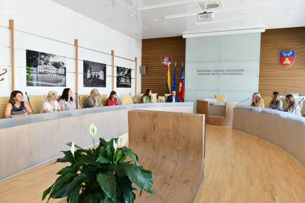 Šalčininkuose lankėsi Valstybės vaiko teisių apsaugos ir įvaikinimo tarnybos atstovai