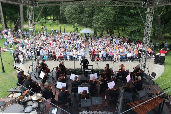 Nuskambėjo įspūdingas finalinis IX Festivalio „Muzika Jašiūnų dvare“ akordas