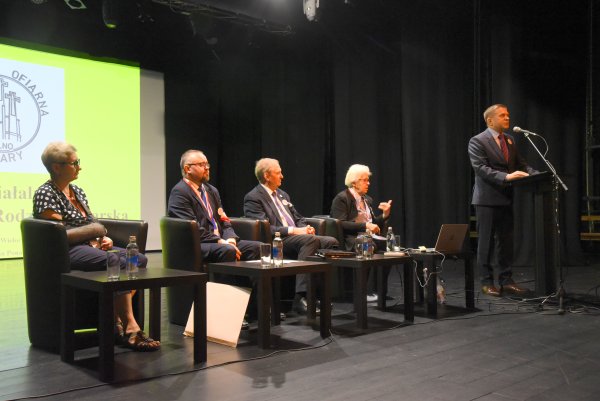Konferencija apie Panerių įvykius Šalčininkuose