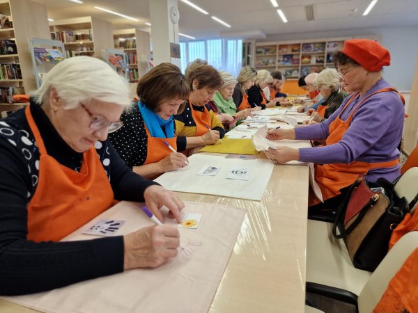 Edukacija bibliotekoje edukacija „Piešimas ant pagalvėlių“