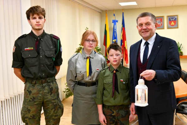 Betliejaus šviesa Šalčininkų rajono savivaldybės administracijoje