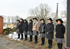 Armijos Krajovos karių kapų lankymas Pasmerktųjų karių atminties dienos išvakarėse