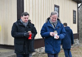 Armijos Krajovos karių kapų lankymas Pasmerktųjų karių atminties dienos išvakarėse